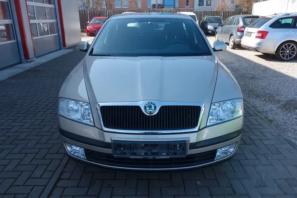 Gebraucht Skoda Octavia Ambiente 102 PS (75 kW) 2005 Beige Limousine