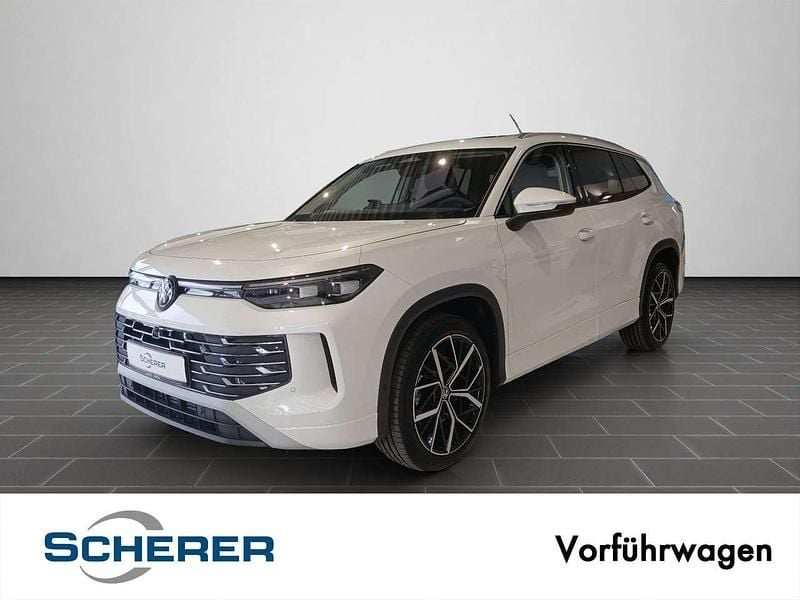 Oryxweiß perlmutteffekt (metallic) Gebraucht 2025 VW Tayron Elegance SUV | 59.900 € (Guter Preis) - Bild 1/4
