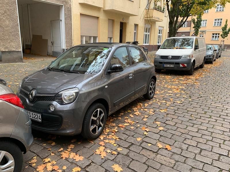Grau Gebraucht 2019 Renault Twingo LIMITED Kleinwagen | 9.999 € (Fairer Preis) - Bild 1/4