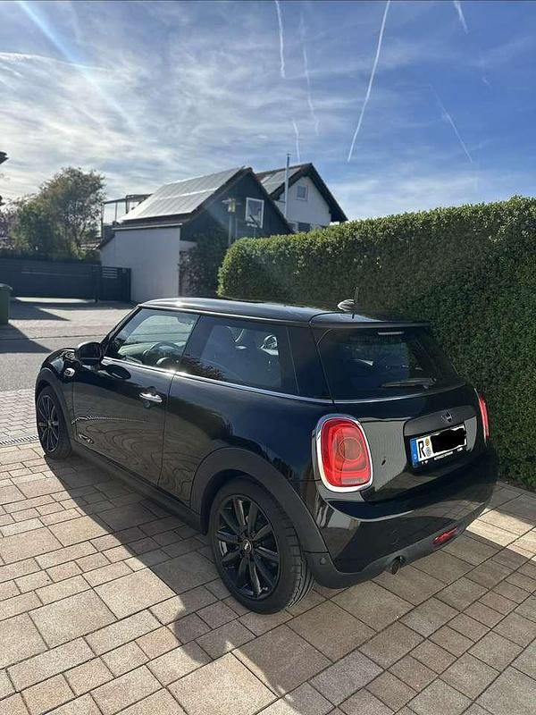 Second-hand Mini ONE 102 CP (75 kW) 2018 Negru Hatchback