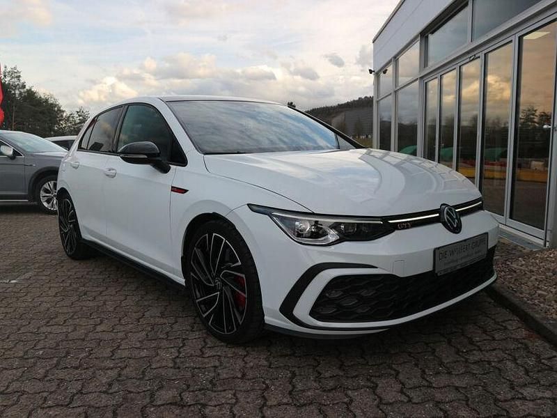 Gebraucht VW Golf VIII Style 245 PS (180 kW) 2024 Weiß Limousine