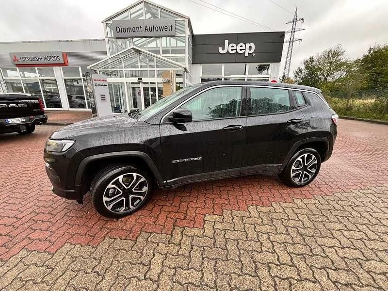 Gebraucht Jeep Compass Altitude 190 PS (139 kW) 2024 Schwarz SUV
