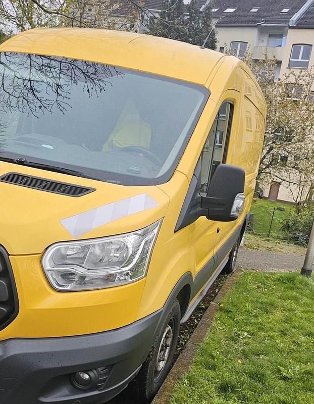 Second-hand Ford Transit 125 CP (91 kW) 2016 Galben Van