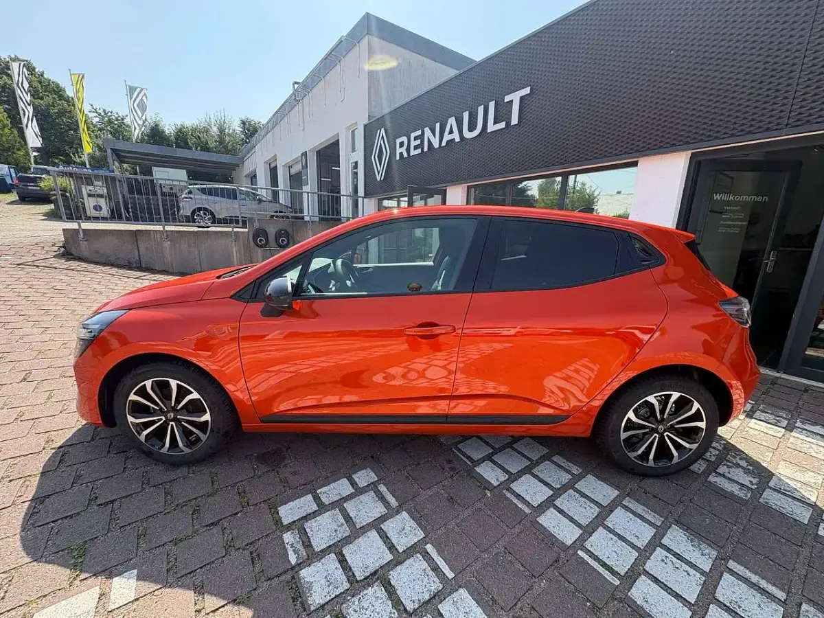 Neu Renault Clio Techno 91 PS (66 kW) 2026 Valencia orange Kleinwagen