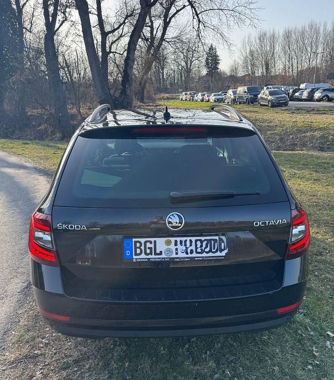 Gebraucht Skoda Octavia Ambition 150 PS (110 kW) 2017 Schwarz Kombi