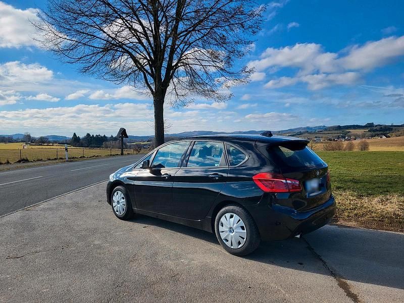 Gebraucht BMW 218 Advantage 136 PS (100 kW) 2017 Schwarz Kombi