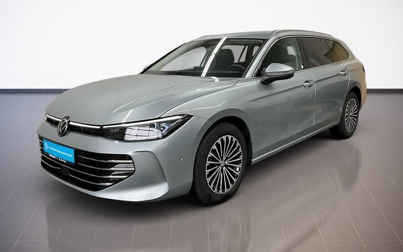 Gebraucht VW Passat Elegance 150 PS (110 kW) 2025 Oyster silver metallic Kombi