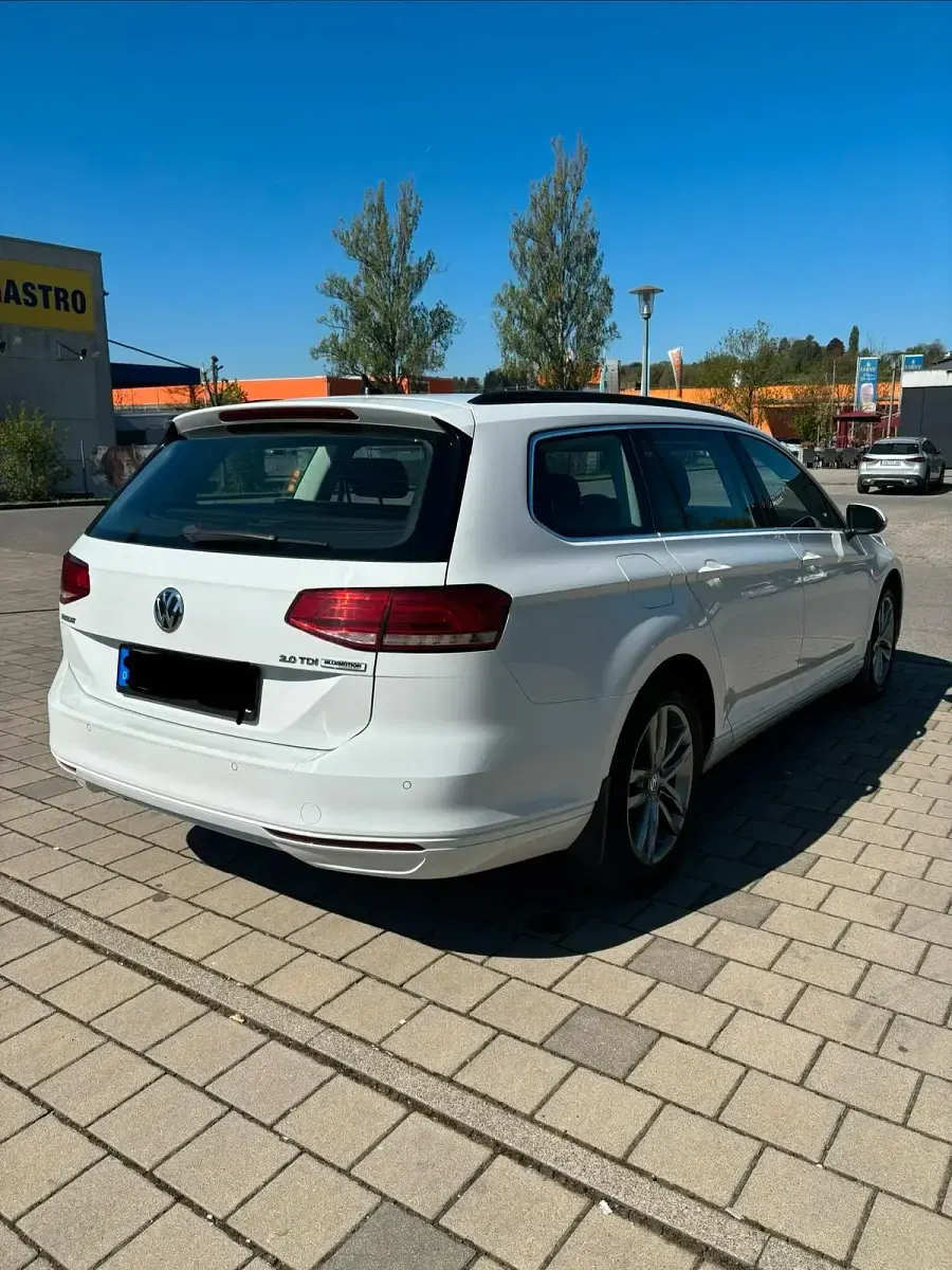 Gebraucht VW Passat 150 PS (110 kW) 2016 Weiß Kombi
