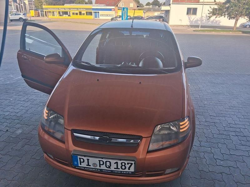 Orange Gebraucht 2007 Chevrolet Kalos SE Limousine | 1.800 € (Etwas zu teuer) - Bild 1/4