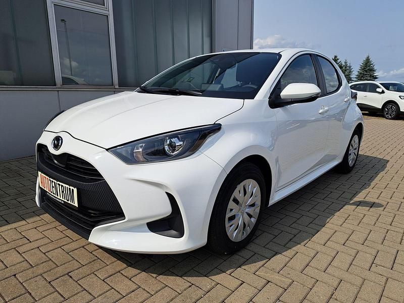 Weiß Gebraucht 2023 Mazda 2 Kleinwagen | 18.900 € (Superpreis) - Bild 1/4