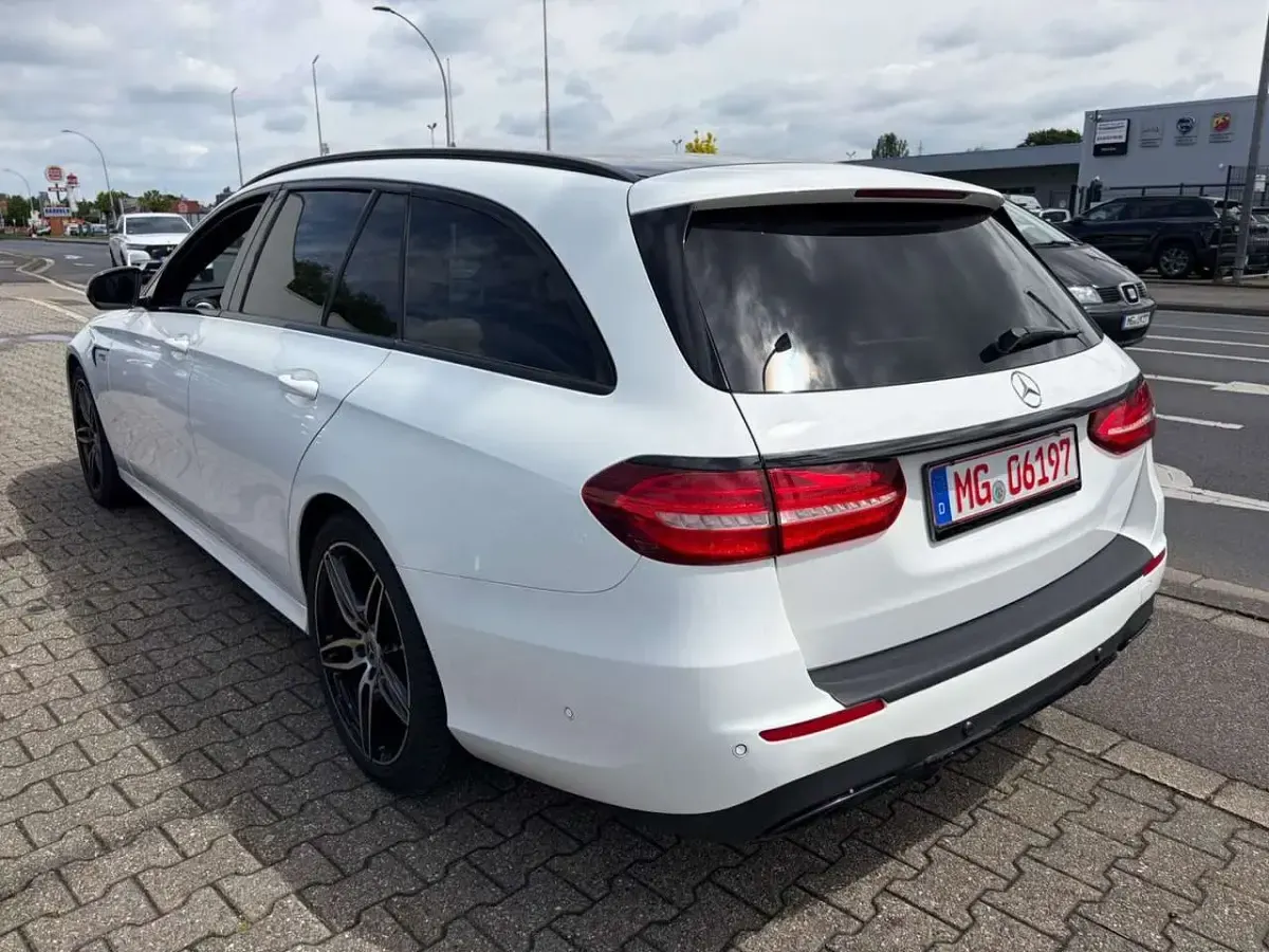 Gebraucht Mercedes E43 AMG AMG 401 PS (294 kW) 2017 Polarweiss Limousine