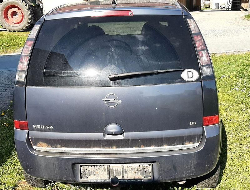 Second-hand Opel Meriva 105 CP (77 kW) 2007 Albastru Monovolum