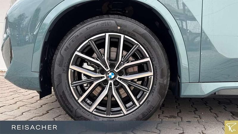 Neu BMW X1 204 PS (150 kW) 2026 Cape york grün metallic SUV