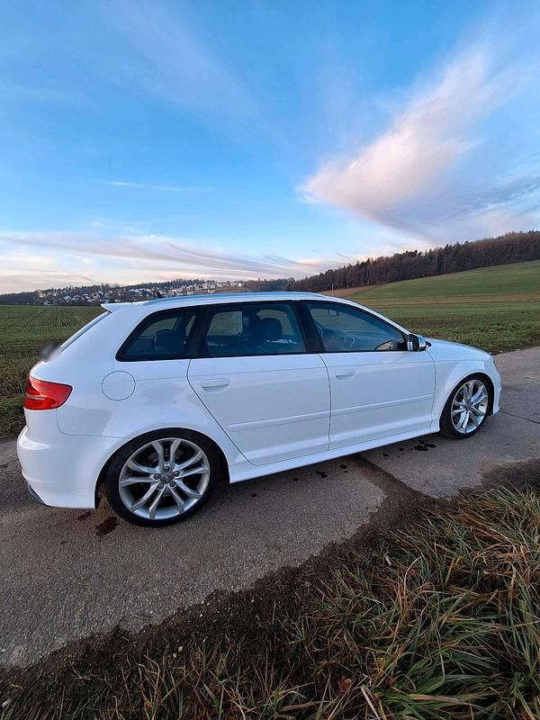 Gebraucht Audi S3 Sportback 265 PS (194 kW) 2010 Weiß Kleinwagen