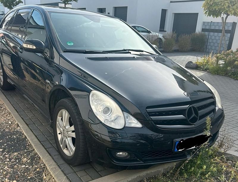 Schwarz Gebraucht 2007 Mercedes R320 Van / Kleinbus | 3.300 € (Guter Preis) - Bild 1/4