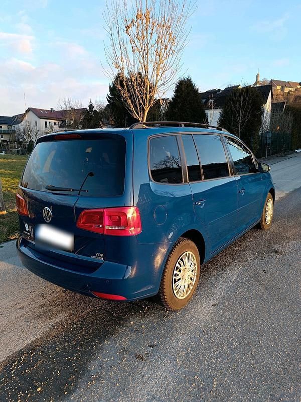 Gebraucht VW Touran 105 PS (77 kW) 2012 Blau Van / Kleinbus
