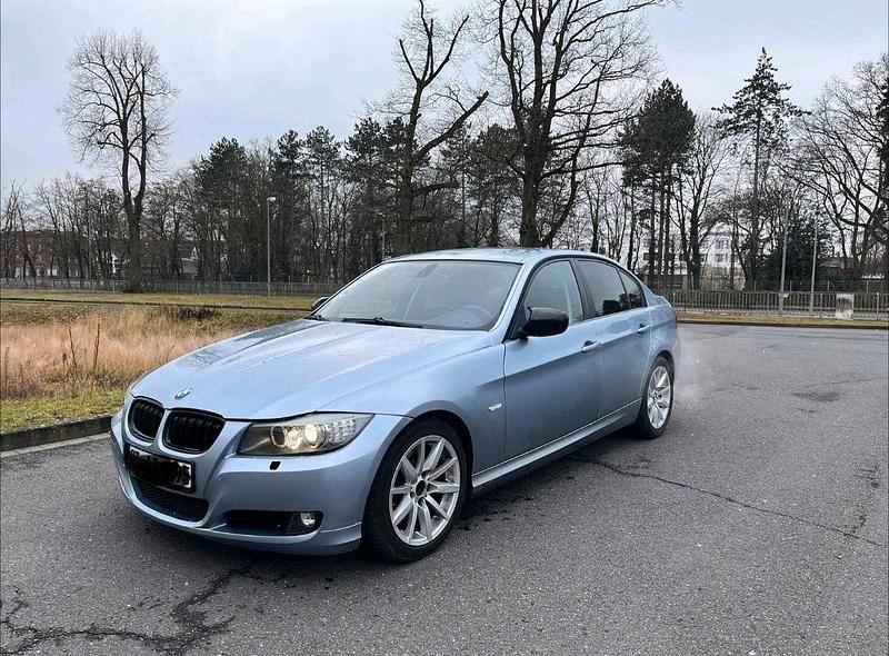 Gebraucht BMW 320 M Sport 170 PS (125 kW) 2009 Blau Limousine
