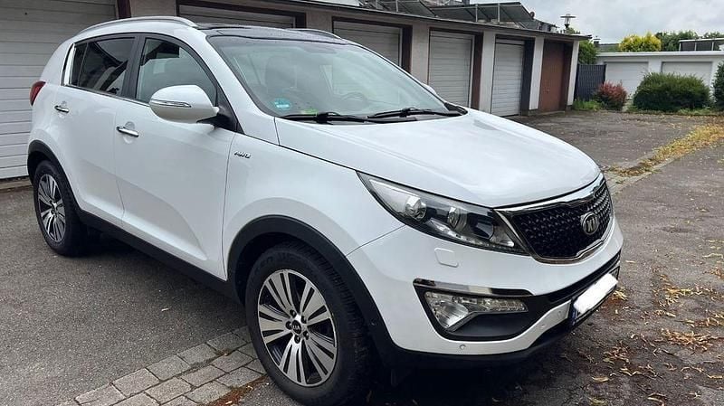 Weiß Gebraucht 2015 Kia Sportage Platinum Edition SUV | 10.999 € (Superpreis) - Bild 1/4