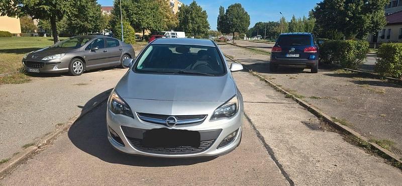 Gebraucht Opel Astra Active 140 PS (102 kW) 2013 Silber Limousine