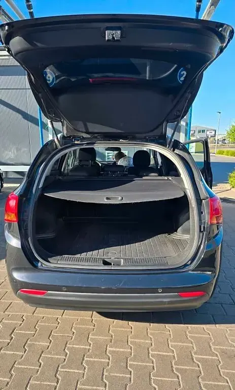 Używany Kia Ceed DREAM-TEAM Edition 99 KM (72 kW) 2014 Czarny Hatchback