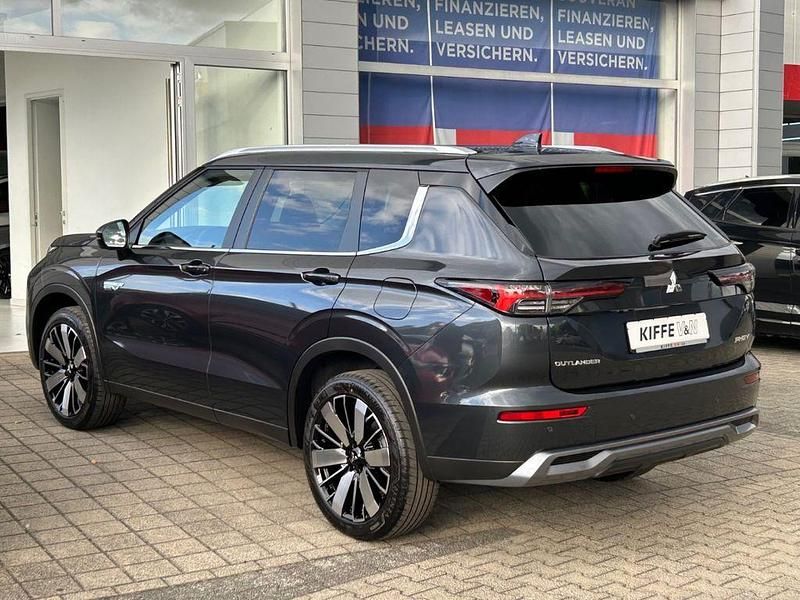 Neu Mitsubishi Outlander P-HEV Edition 306 PS (225 kW) 2025 Grau SUV