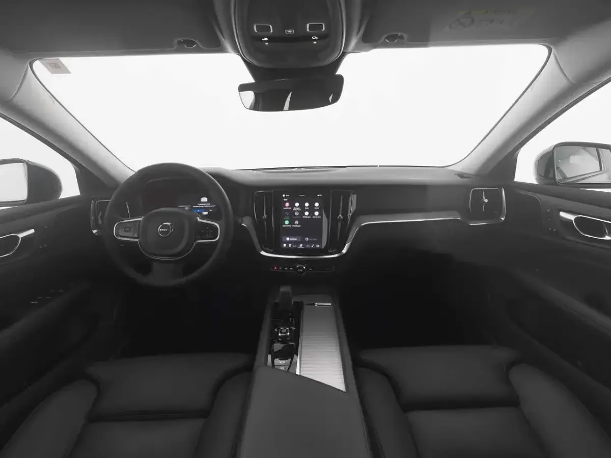 Gebraucht Volvo V60 145 PS (106 kW) 2024 Kombi
