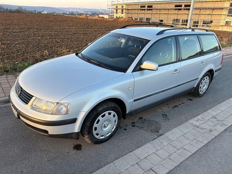 Gebraucht VW Passat 125 PS (91 kW) 1999 Silber Kombi
