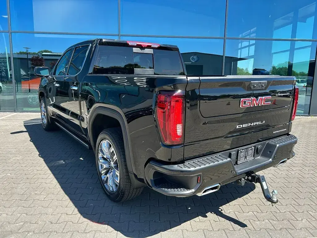 Neu GMC Sierra 420 PS (308 kW) 2026 Schwarz Pickup