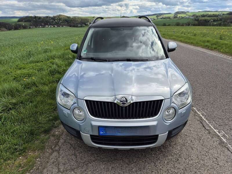Blau Gebraucht 2013 Skoda Yeti Ambition SUV | 10.500 € (Superpreis) - Bild 1/4