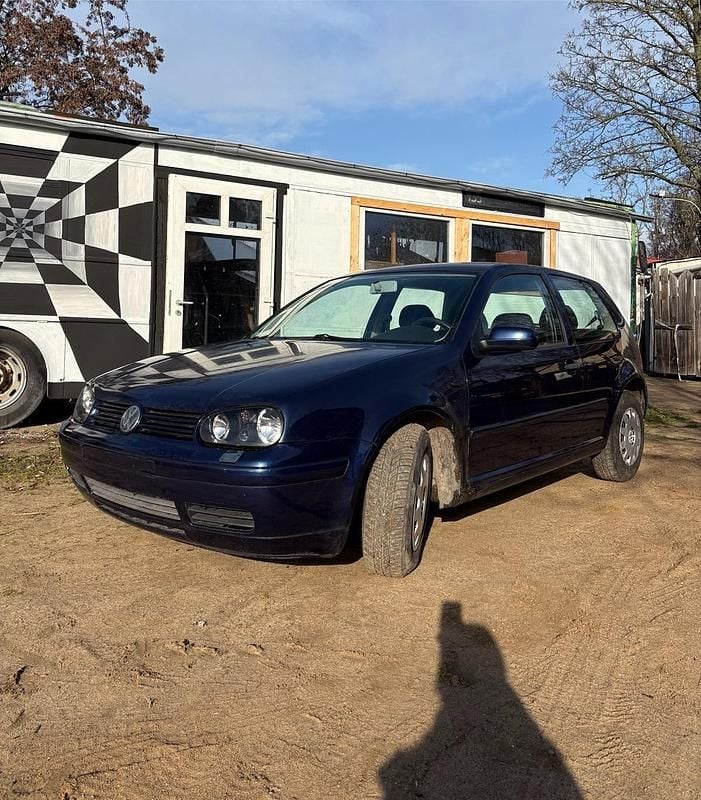 Gebraucht VW Golf IV 105 PS (77 kW) 2001 Blau Kleinwagen