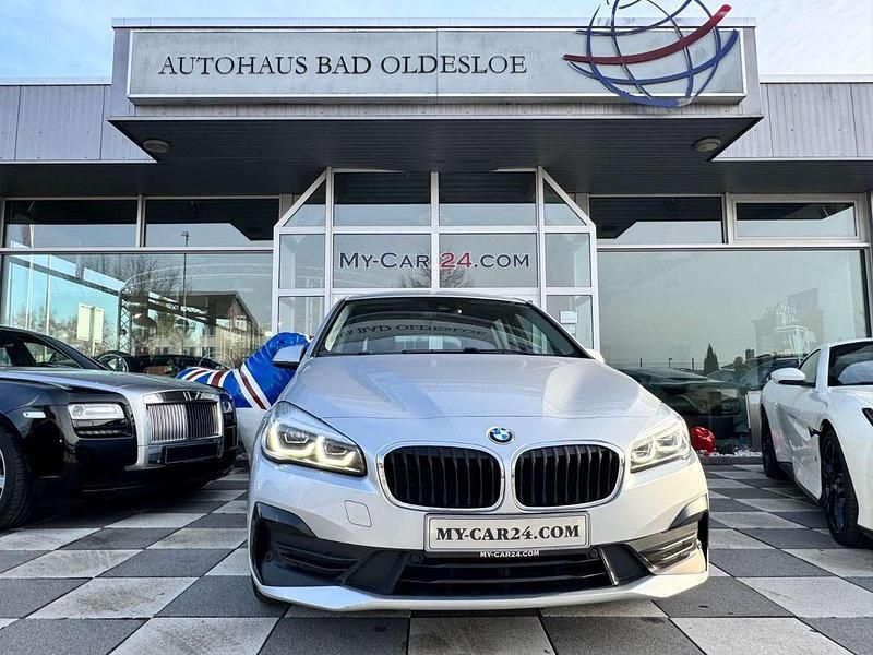 Gebraucht BMW 218 Advantage 150 PS (110 kW) 2021 Glaciersilber Van / Kleinbus