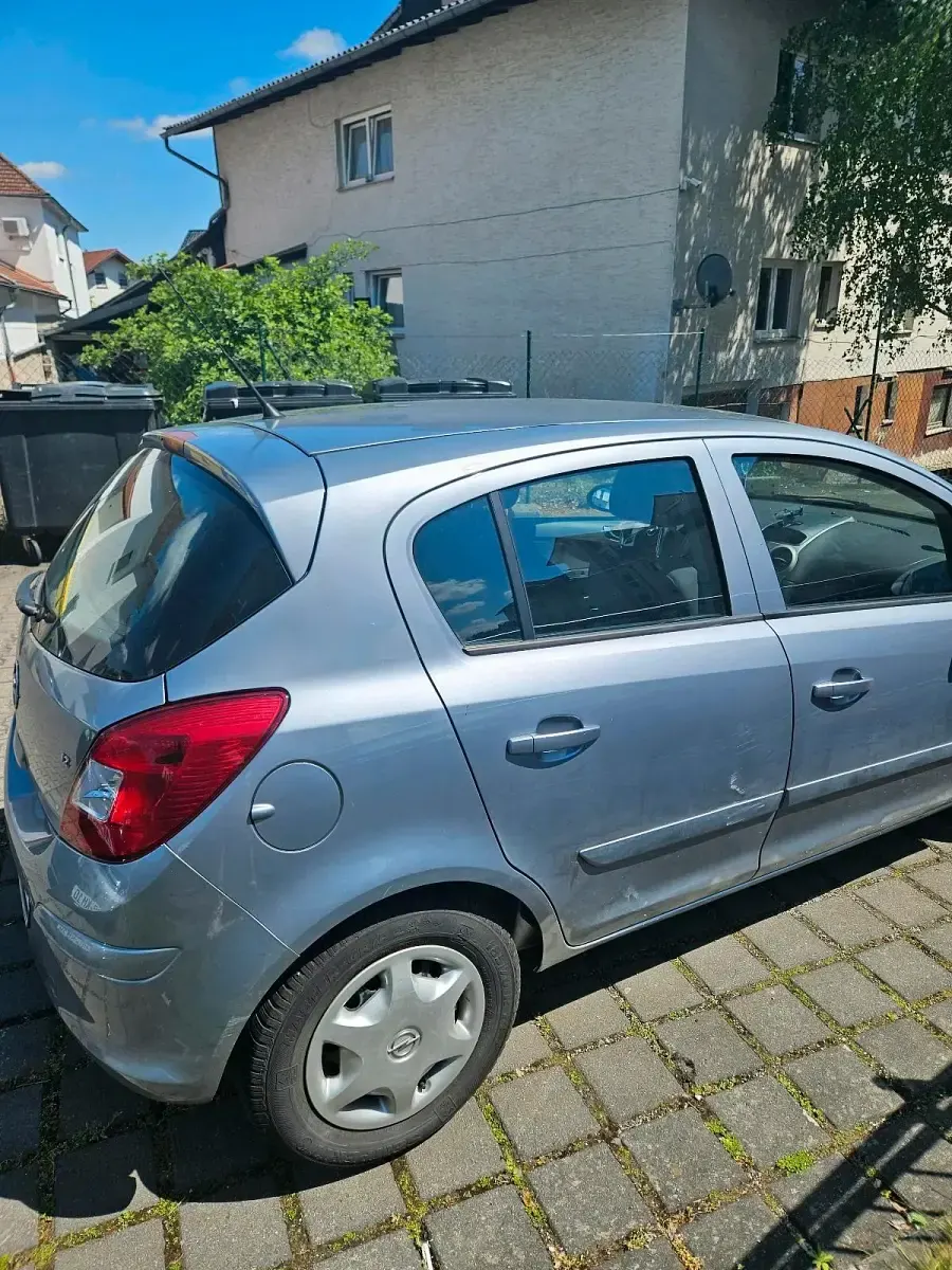 Gebraucht Opel Corsa 85 PS (62 kW) 2007 Silber Kleinwagen