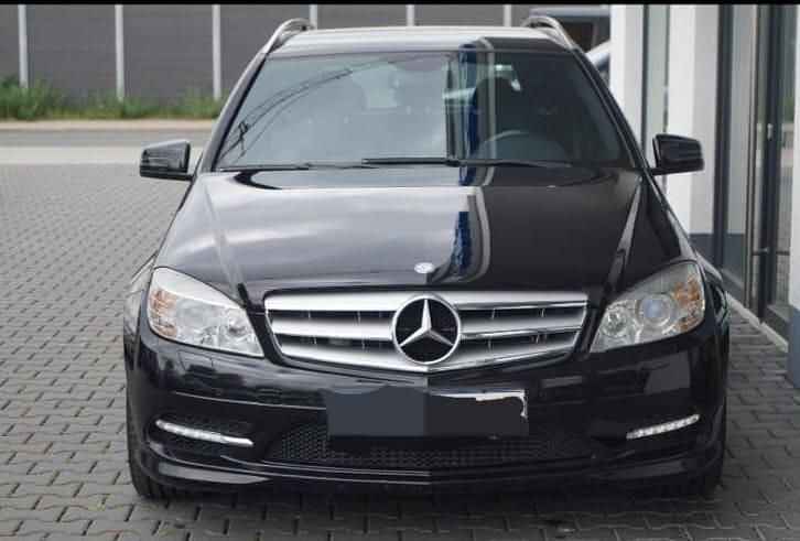Schwarz Gebraucht 2010 Mercedes C350 Kombi | 13.000 € - Bild 1/2