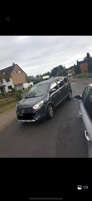 Grau Gebraucht 2015 Dacia Lodgy Stepway Van / Kleinbus | 6.000 € (Fairer Preis) - Bild 1/4