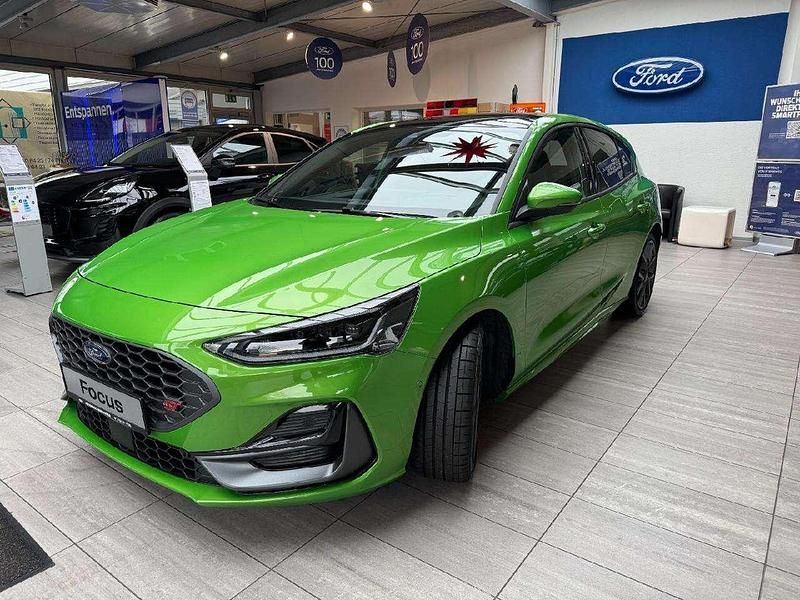 Neu Ford Focus ST 280 PS (205 kW) 2026 Mean green Limousine