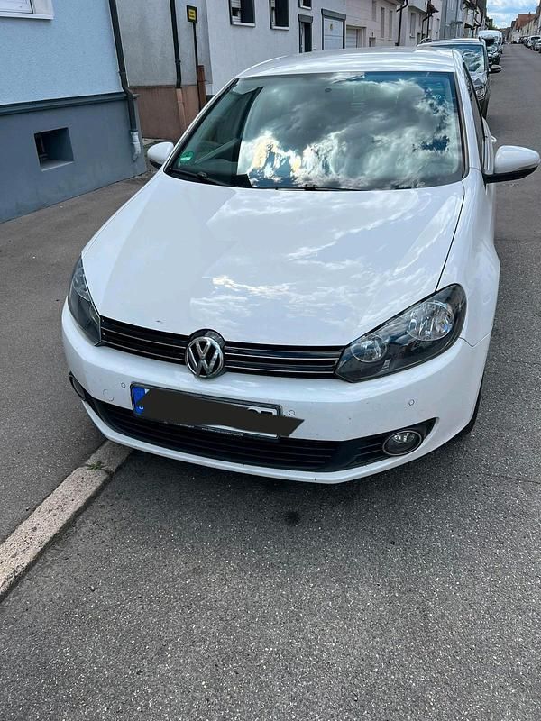 Weiß Gebraucht 2009 VW Golf VI Limousine | 3.499 € (Guter Preis) - Bild 1/4