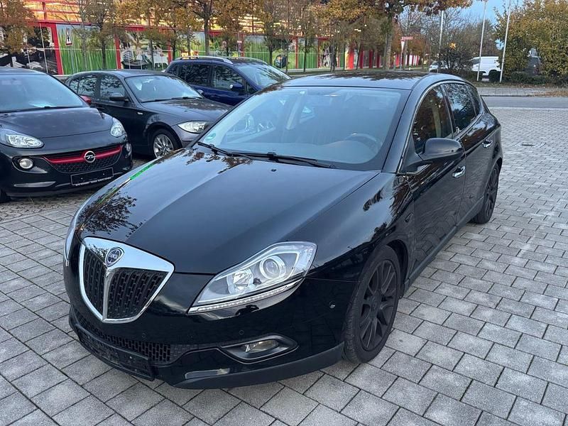 Gebraucht Lancia Delta 165 PS (121 kW) 2011 Schwarz Kleinwagen