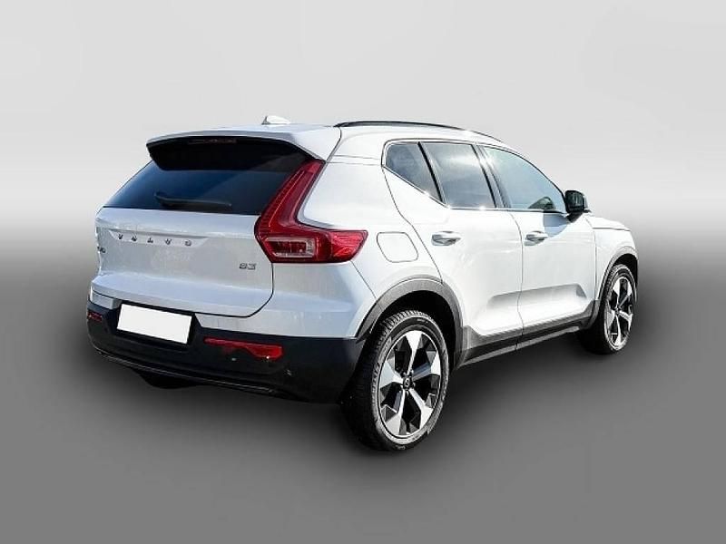 Gebraucht Volvo XC40 Plus 163 PS (119 kW) 2023 Weiß SUV