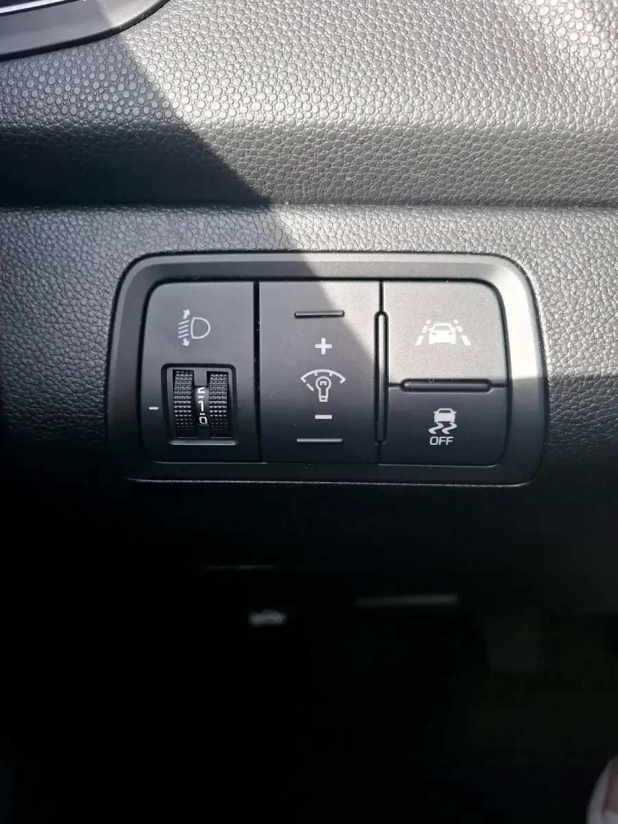 Gebraucht Hyundai i20 84 PS (61 kW) 2015 Schwarz Kleinwagen