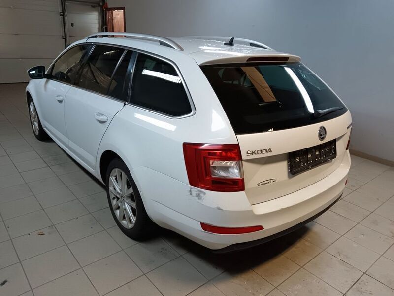 Gebraucht Skoda Octavia Elegance 110 PS (80 kW) 2015 Weiß Kombi