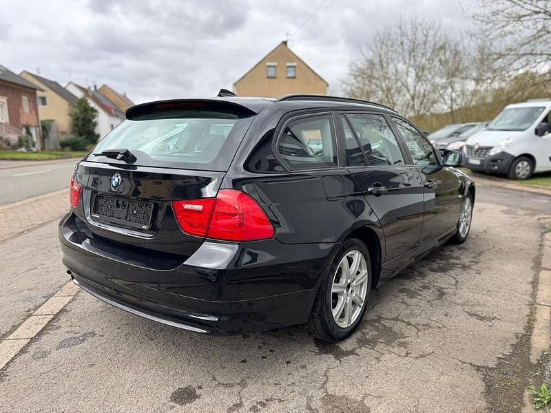 Gebraucht BMW 320 184 PS (135 kW) 2012 Schwarz Kombi