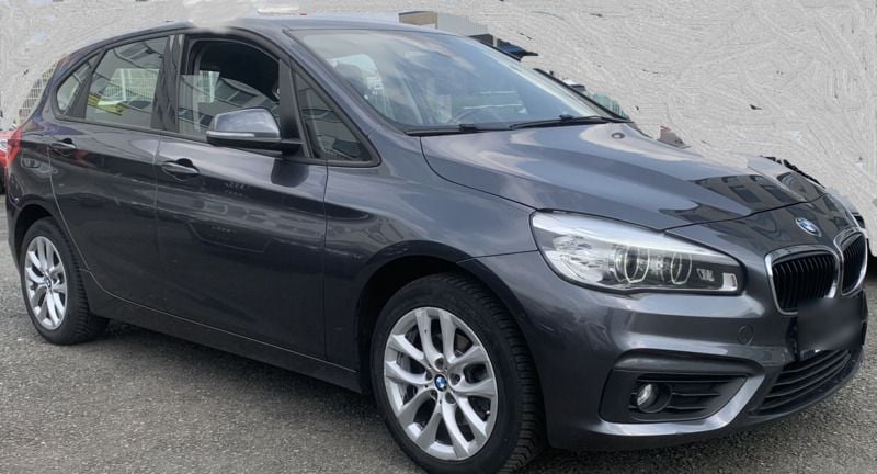Grau Gebraucht 2018 BMW 218 Limousine | 12.400 € - Bild 1/4