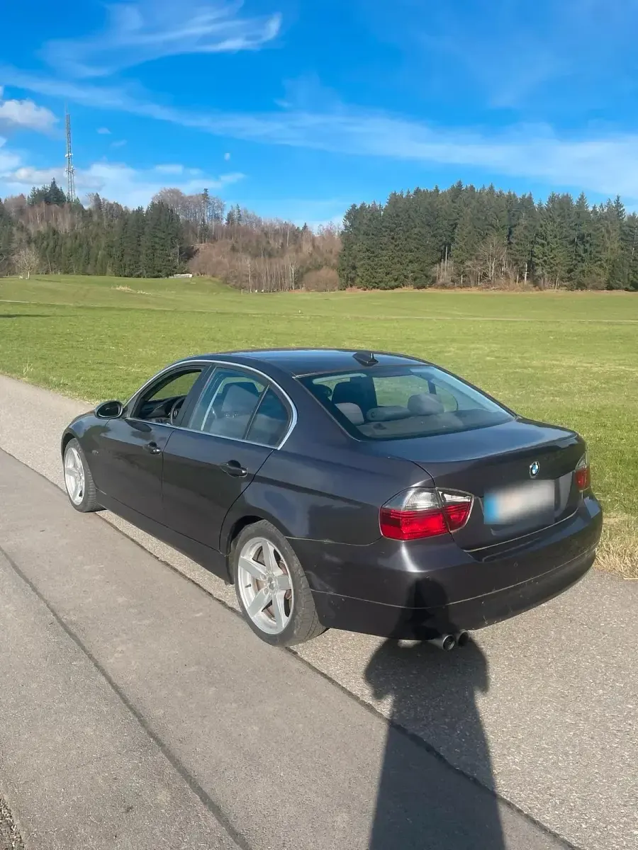 Gebraucht BMW 330 231 PS (169 kW) 2006 Grau Limousine