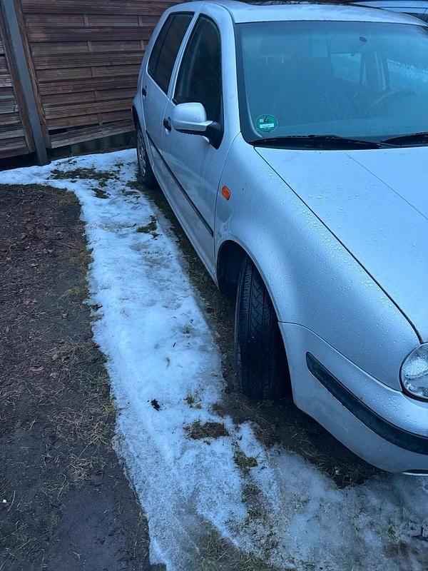 Gebraucht VW Golf IV 75 PS (55 kW) 1999 Silber Kleinwagen