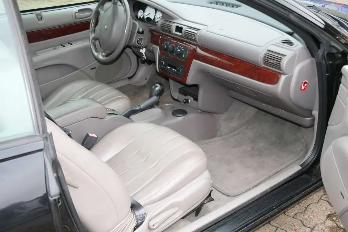 Gebraucht Chrysler Sebring Cabriolet 203 PS (149 kW) 2001 Black clear coat Cabrio