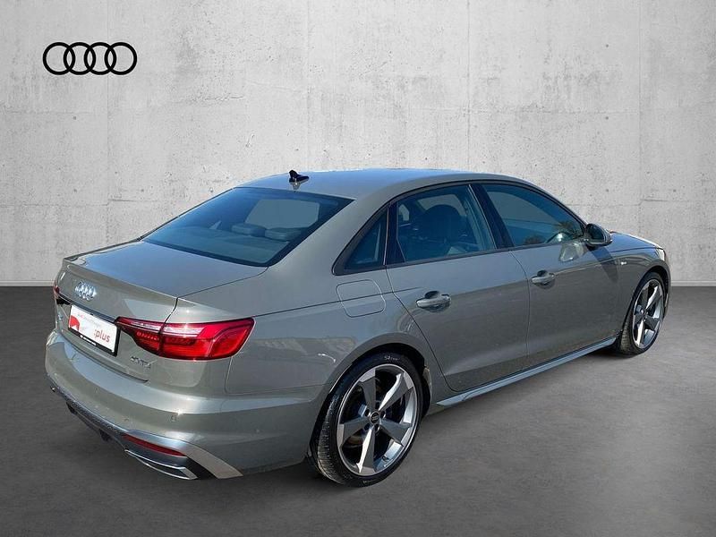 Second-hand Audi A4 S-Line 204 CP (150 kW) 2023 Gri Berlinǎ