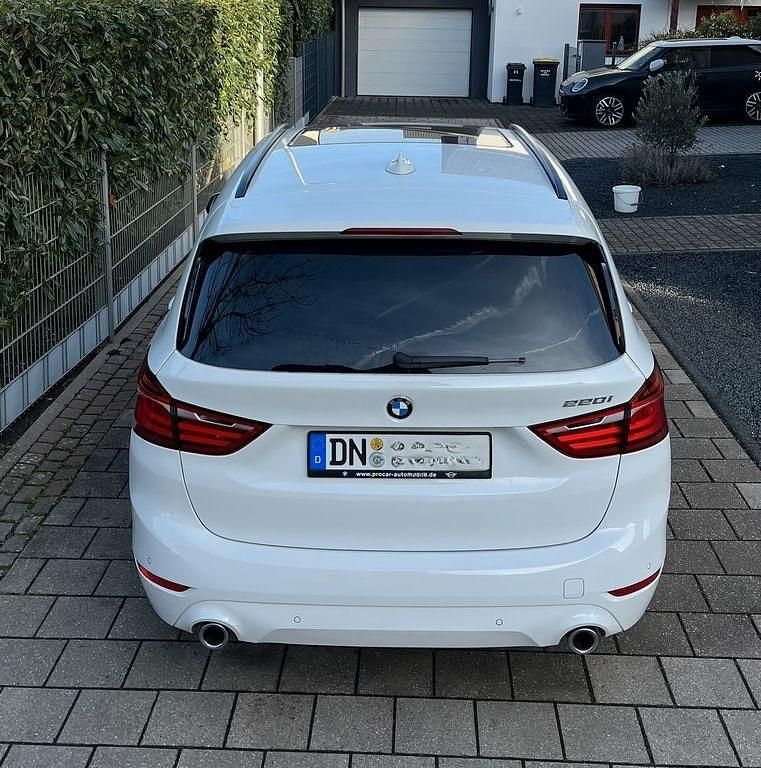 Gebraucht BMW 220 Advantage 178 PS (130 kW) 2022 Weiß Kombi