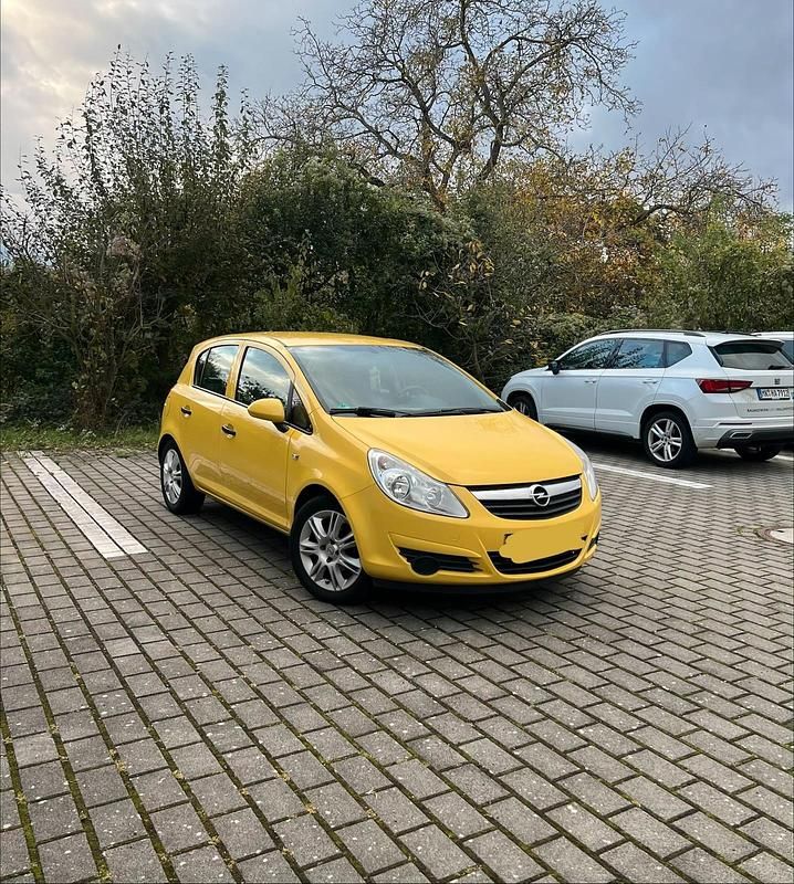 Gelb Gebraucht 2007 Opel Corsa Kleinwagen | 2.350 € (Fairer Preis) - Bild 1/4
