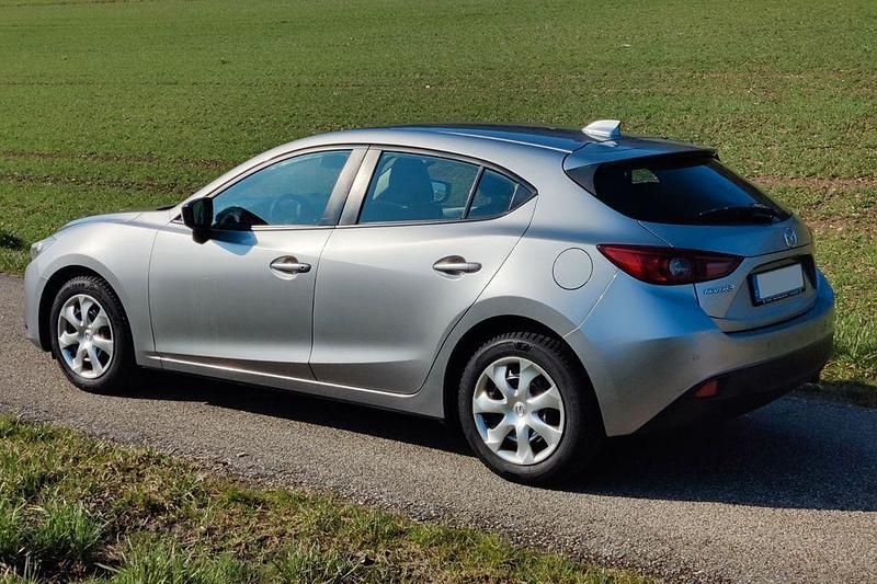 Gebraucht Mazda 3 101 PS (74 kW) 2015 Silber Limousine