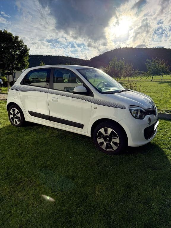 Weiß Gebraucht 2014 Renault Twingo Dynamique Kleinwagen | 5.900 € (Teuer) - Bild 1/4